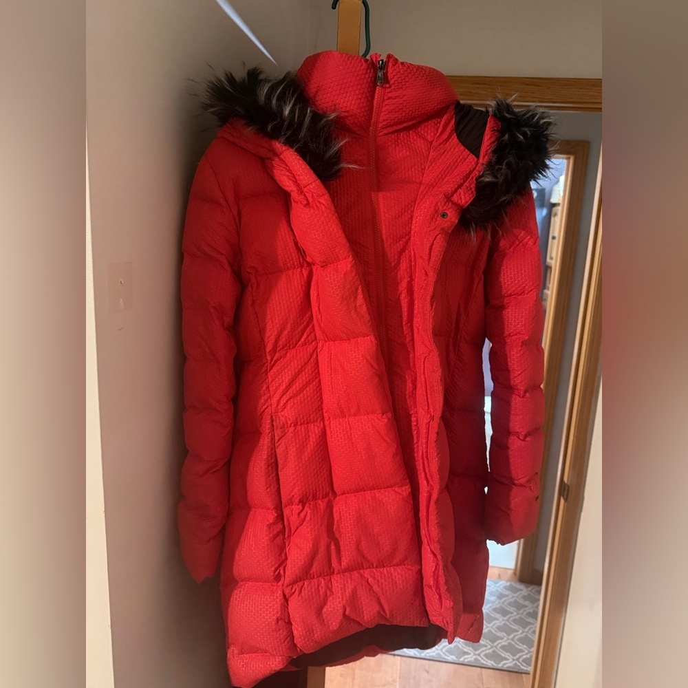 The North Face Red women’s parka EUC